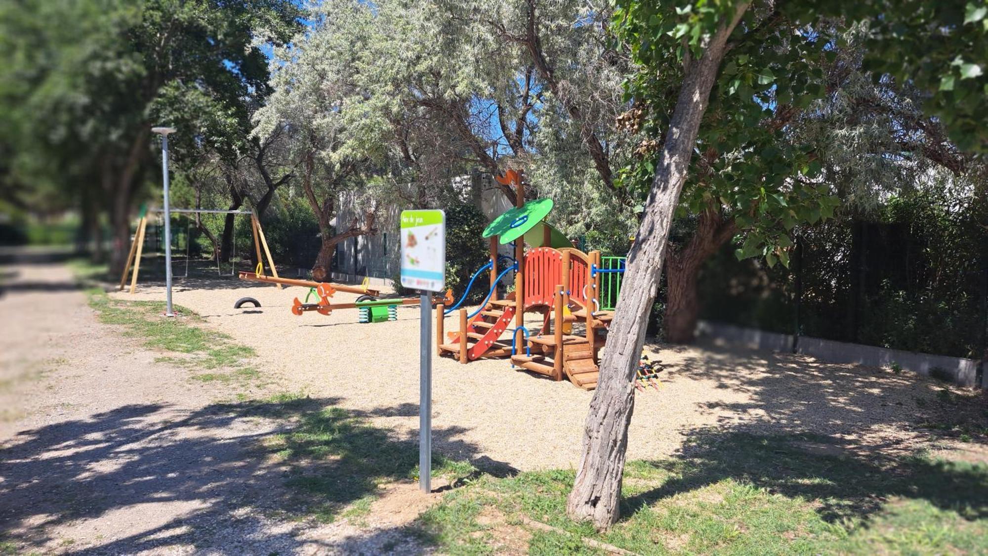 Mobile Home Climatise 3 Chambres A Narbonne Plage Exteriör bild